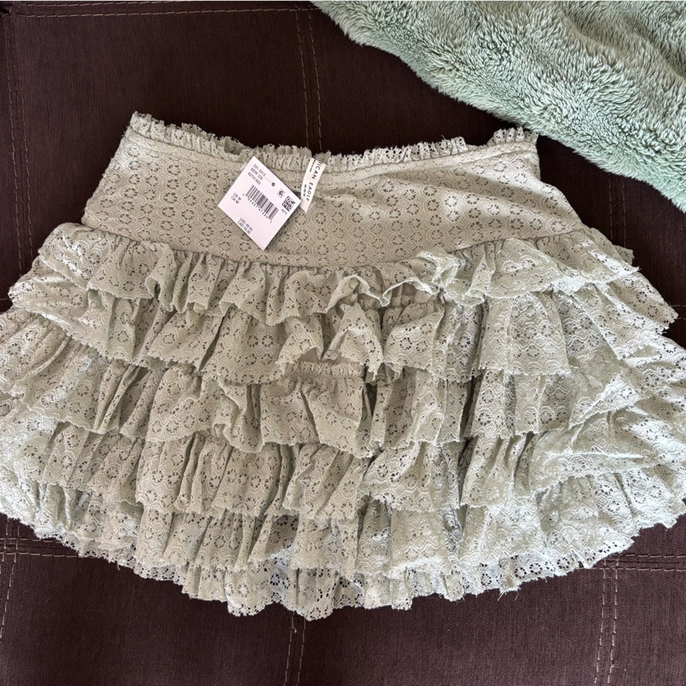 Lace Ruffle Skirt in Light Green
